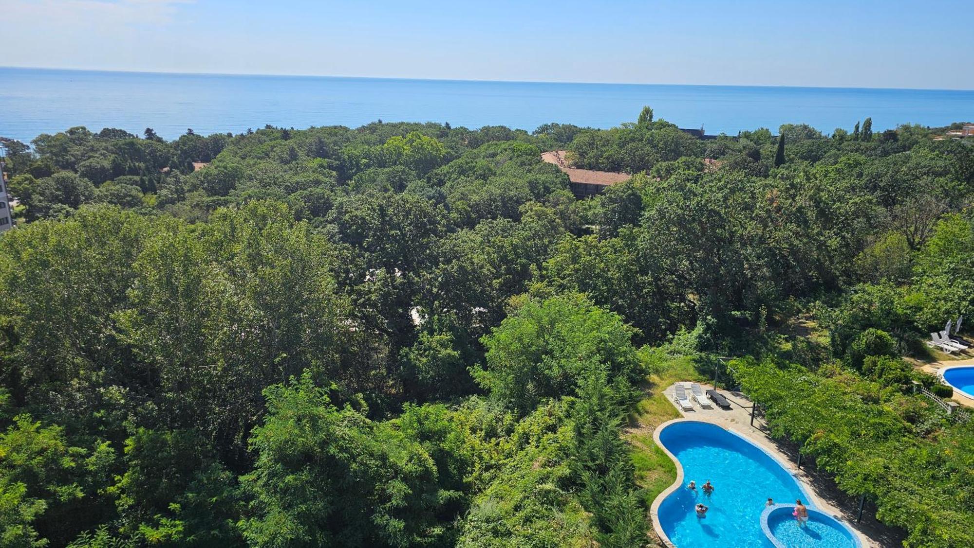 Aparthotel Vesta Riviera Golden Sands Esterno foto