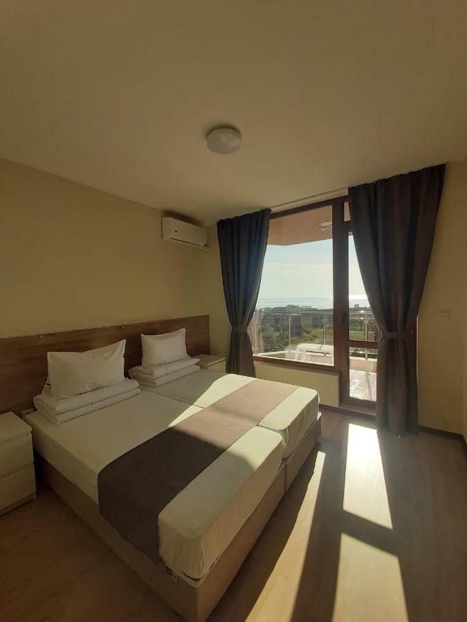 Aparthotel Vesta Riviera Golden Sands Esterno foto